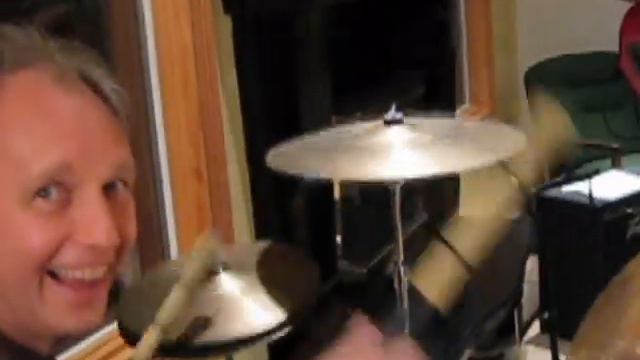 Ding Dong Merrily on High смотреть онлайн