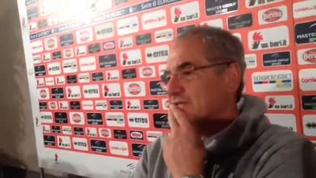 Bortolo Mutti in sala stampa nel post Bari-Padova, parte 2 смотреть онлайн