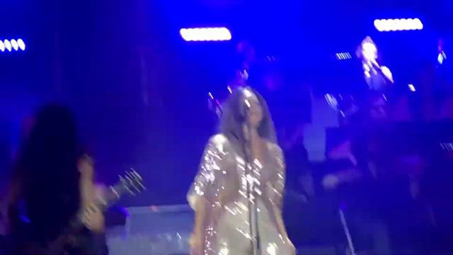 Sobreviviré, Monica Naranjo, Sevilla 12/10/19 смотреть онлайн