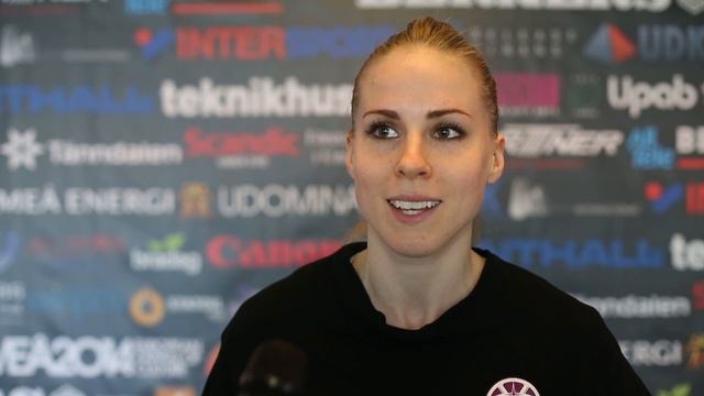 Agnes Nordstrom intervjuad inför Dolphins hemma смотреть онлайн
