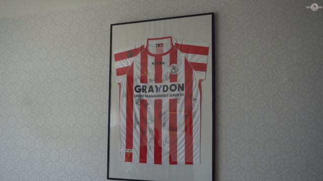 Manfred Laros Bezorgt Gouden Insignes Bij Jubilerende Leden: 'Rood-Wit Blijft Tot De Laatste Snik'