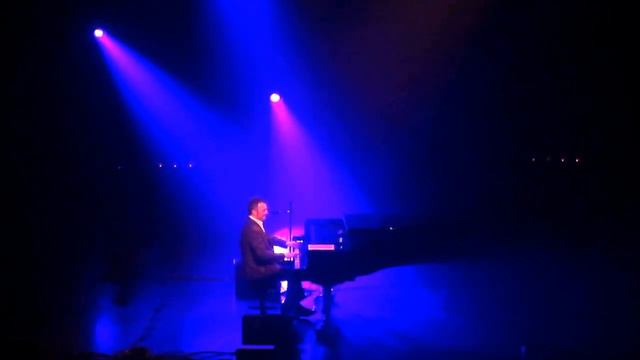 Raphael Gualazzi solo piano @ Bourges - Confessin' the blues Bourges смотреть онлайн