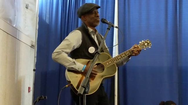 Keb' Mo' performing at Lauren Underwood rally смотреть онлайн