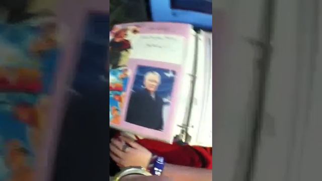 Autograph Binder! смотреть онлайн