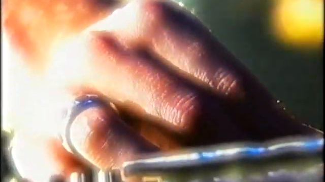 The Orb - Jo Whiley Show - Little Fluffy Clouds '98 смотреть онлайн