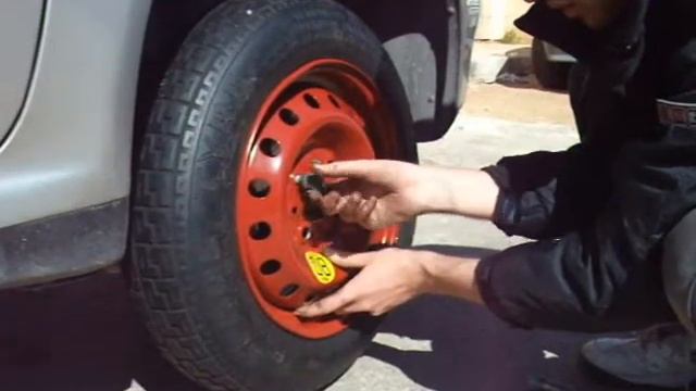 Changing a Wheel смотреть онлайн