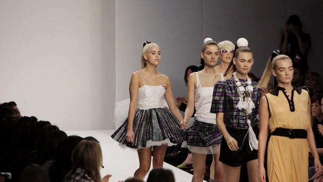 Bob Geldof's Daughter Peaches Dies Aged 25: Police