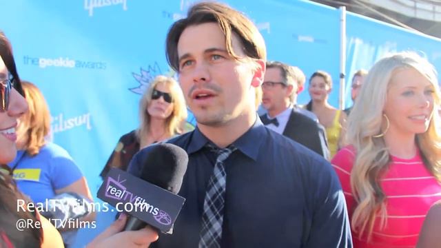 Jason Ritter, Parenthood, Nicole Brajer, The Geekie Awards смотреть онлайн