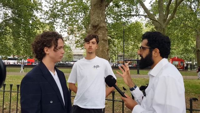 P1Intelligent German Atheist Challenges Islam! Smile2Jannah And Visitor Speakers Corner Sam Dawah