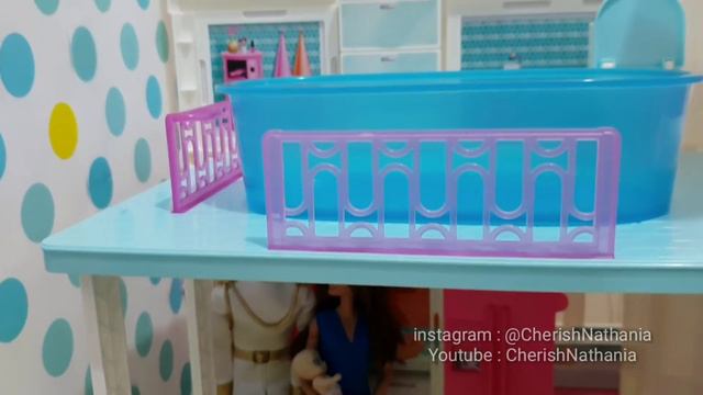 Surprise Anak Barbie Cantik Teresa dan Ken Rumah Barbie- Cerita Dongeng Anak Barbie Bahasa Indonesi смотреть онлайн