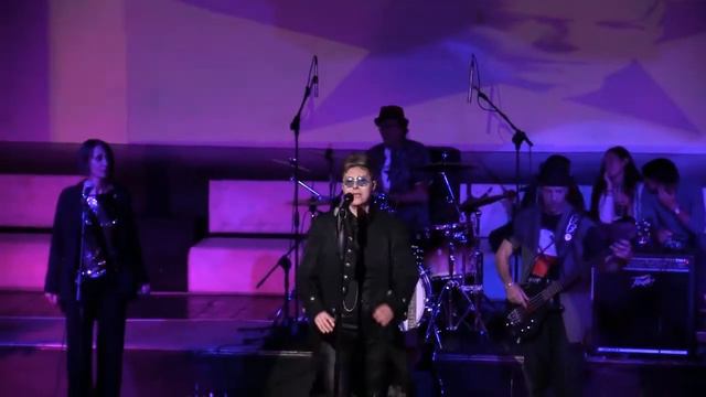 David Bowie Cat People (Putting Out Fire) By Aladdin Insane David Bowie Tribute @ Piper Club Roma