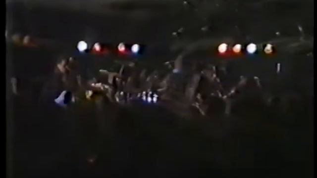 Sweet, Mick Tucker Drum Solo 21-7-1985 at the Central Club Richmond. смотреть онлайн