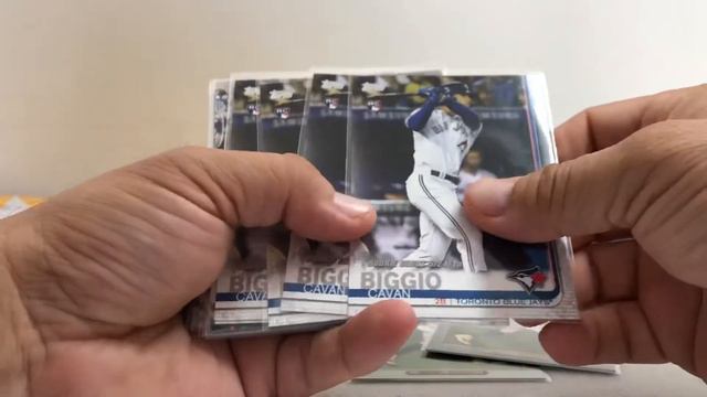 Mail Day Video, adding some cards to my new collection. Some LeBron James, Mike Trout and more!! смотреть онлайн
