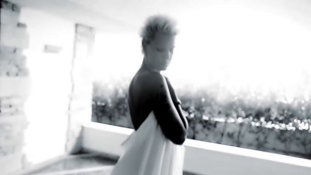 TIJANA DAPČEVIĆ - GLUPO MUŠKO MOJE смотреть онлайн