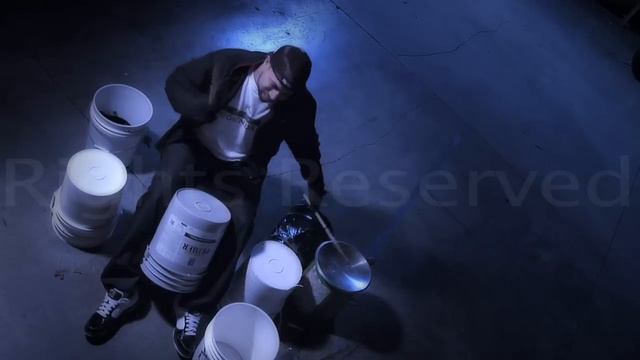 Thomas Brown - Bucket Drummer смотреть онлайн