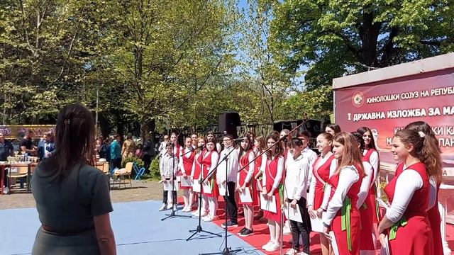 „Заветна“, хор на ООУ „Мирче Ацев“ - Скопје, диригент Ангела Костиќ, инстр. придружба Игор Митковск смотреть онлайн