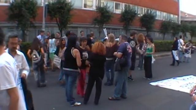 MANIFESTAZIONE CONTRO HARLAN - Bresso (Mi) 05-06-10 смотреть онлайн