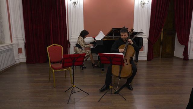 Алсу Абдуллина – «Прогулка по родному городу» (А. Дульнев, А. Абдуллина)