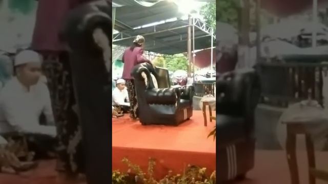 Ustadz ullin. nyenggol bojone dewek ya batal miturut mazhab syafi,i смотреть онлайн
