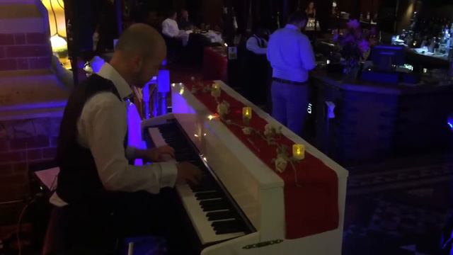 Piano Wednesdays with Nigel Hammond