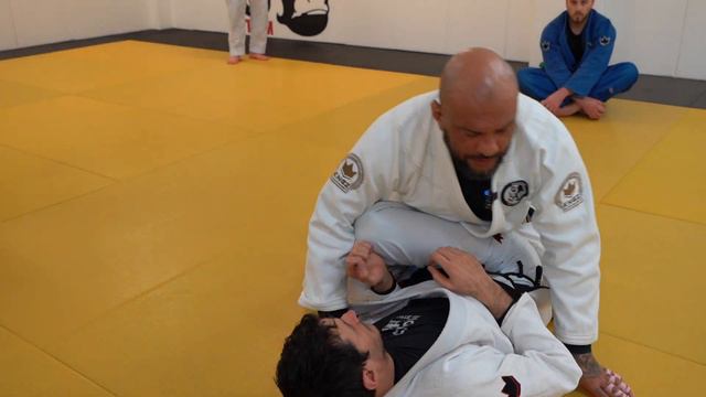 Guard Passing - Beating the Knee Shield смотреть онлайн