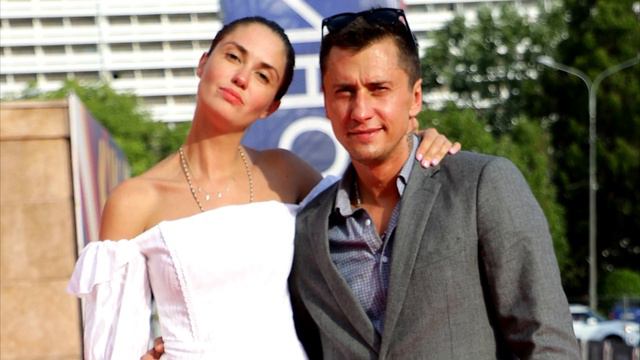 Знаменитости повстречавшие свою любовь на съёмках смотреть онлайн