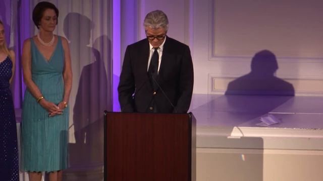 Lotus Leadership Awards: Cedric Prouvé on behalf of Estée Lauder Companies смотреть онлайн