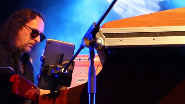 Andrea Brosio - When A Blind Man Cries - Purple Night 2018, Gloria Helsinki