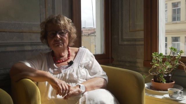 İpek Çalışlar ile Latife Hanım, Halide Edib ve Atatürk biyografileri смотреть онлайн