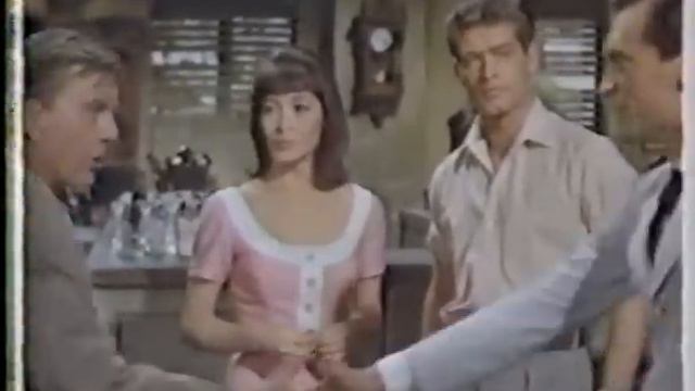 Stephen Boyd, Juliette Greco, David Wayne in "The Big Gamble" смотреть онлайн