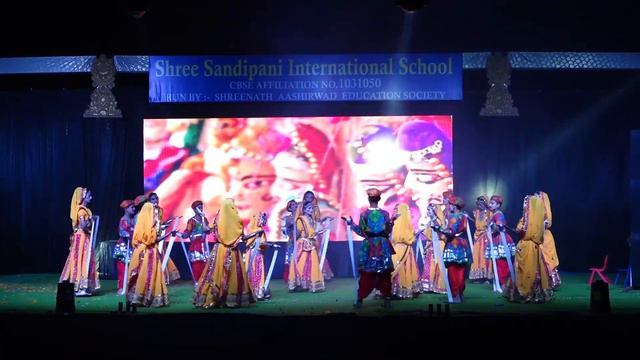 Puppet Dance // VI Class Students