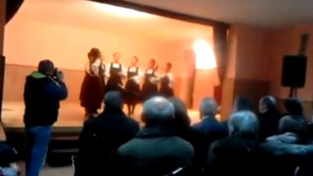 KUD ,,Đura Jakšić'' Pavliš, ženska pevačka grupa -Ajmo moje seje poigrati смотреть онлайн