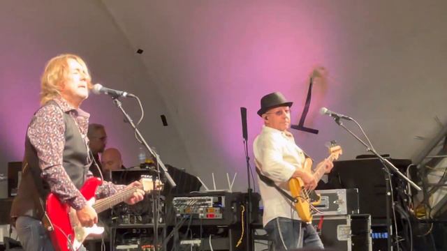 Full Moon Fever Canada