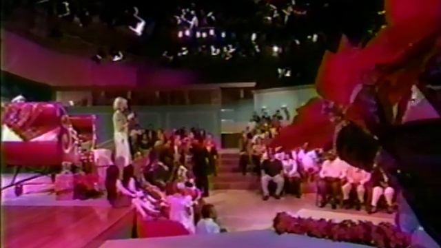 OLIVIA NEWTON JOHN - CHRISTMAS NEVER FELT LIKE THIS live смотреть онлайн