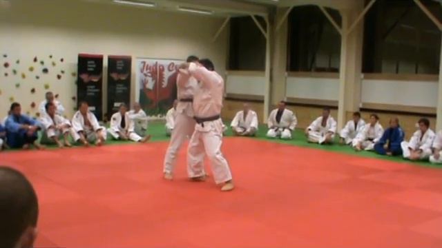 Judo - Uchi-mata demonstrated by Kosei Inoue (JPN) смотреть онлайн