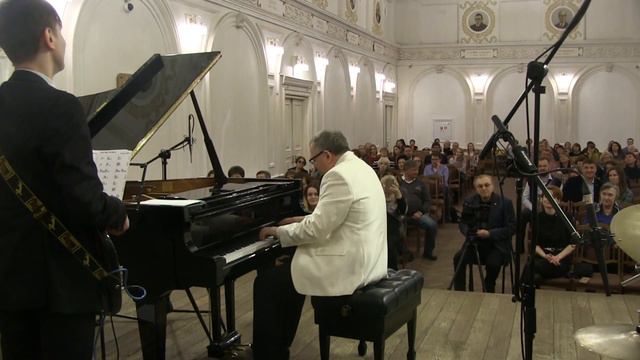 How High the Moon by Morgan Lewis (Gregory Fine Trio) смотреть онлайн
