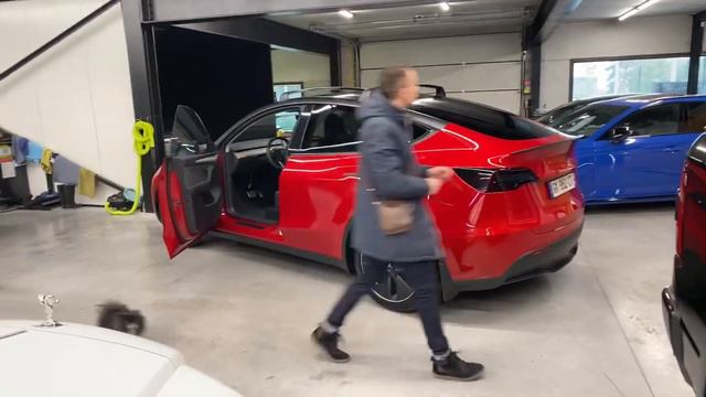 Livraison TESLA MODEL Y propulsion BY COSTUME CAR смотреть онлайн