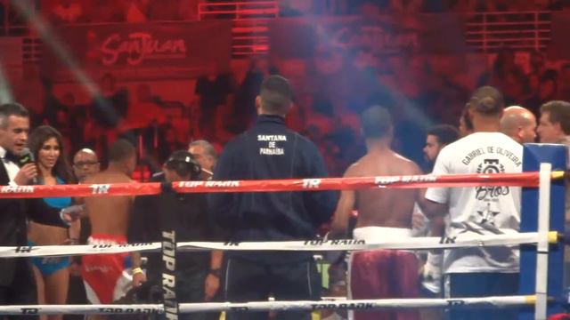 Entrada de Félix "El Diamante" Verdejo ante Josenilson Dos Santos смотреть онлайн