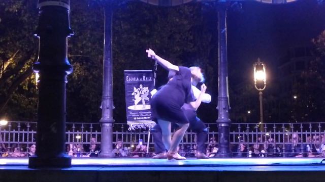 "Noche de Baile" Escuela de baile C. Garmendia y M. Govillard @ El quiosco del Boulevard смотреть онлайн