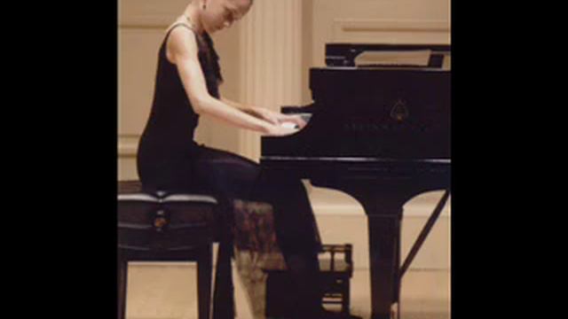 Elina Gordienko on Piano - "Homenaje a Chopin" by C. Chavez смотреть онлайн