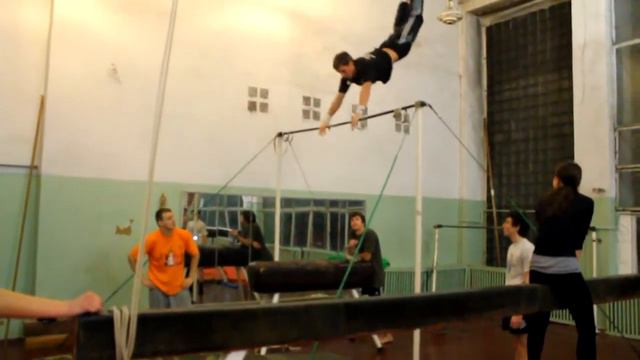 Double back flip - Двойной соскок - Саня Ляхов смотреть онлайн