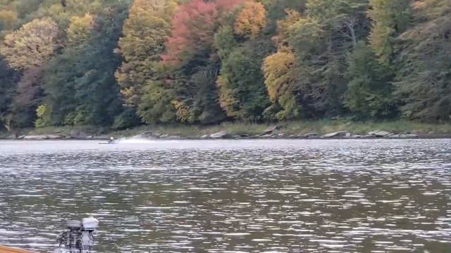 Fun running on the Allegheny river with the Hydro and KG7!!! смотреть онлайн