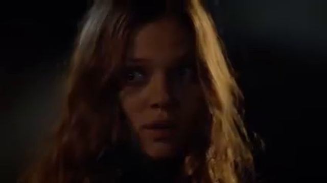 Tracy Spiridakos Revolution 2x11_3 смотреть онлайн