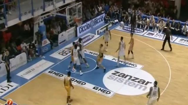 Zach Thomas: Pesaro vs Brindisi [Italy A] | 18 points | 4 Assists | 4 Rebounds смотреть онлайн