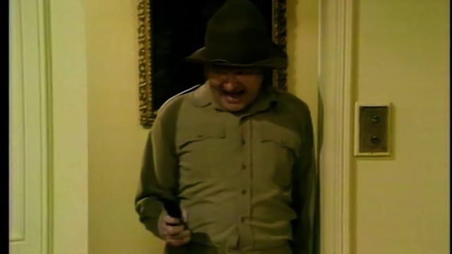 Benny Hill - Digger Blue (1978) смотреть онлайн