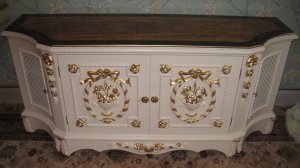 Комод в гостиную под тв. под Аппаратуру .Руслан Мастеровой Дизайнер.  Столешница Корень Олива.