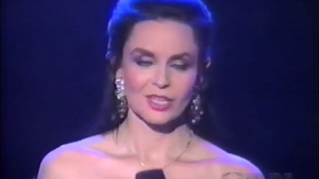 Crystal Gayle - Cry