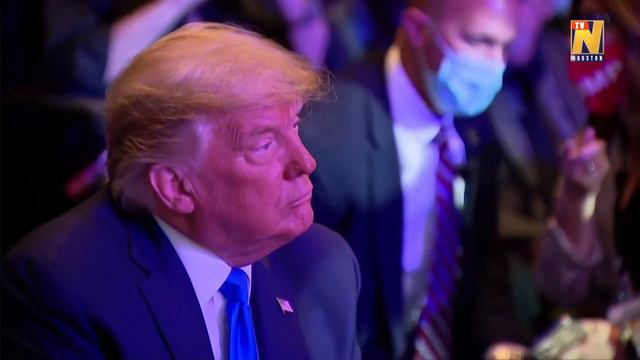Trump makes offering at Nevada church, gets blessing from congregation смотреть онлайн
