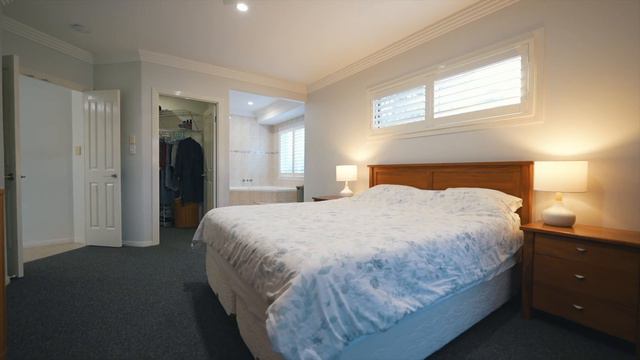 Just Listed by Gavin Trewin & Sam Elliott смотреть онлайн