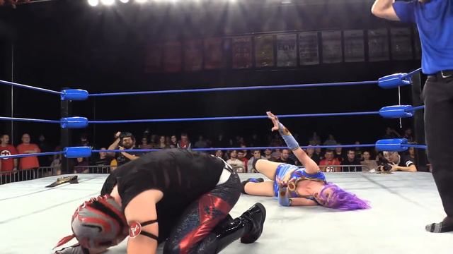Kimber Lee cashes in on Hallowicked for the CHIKARA Grand Championship смотреть онлайн